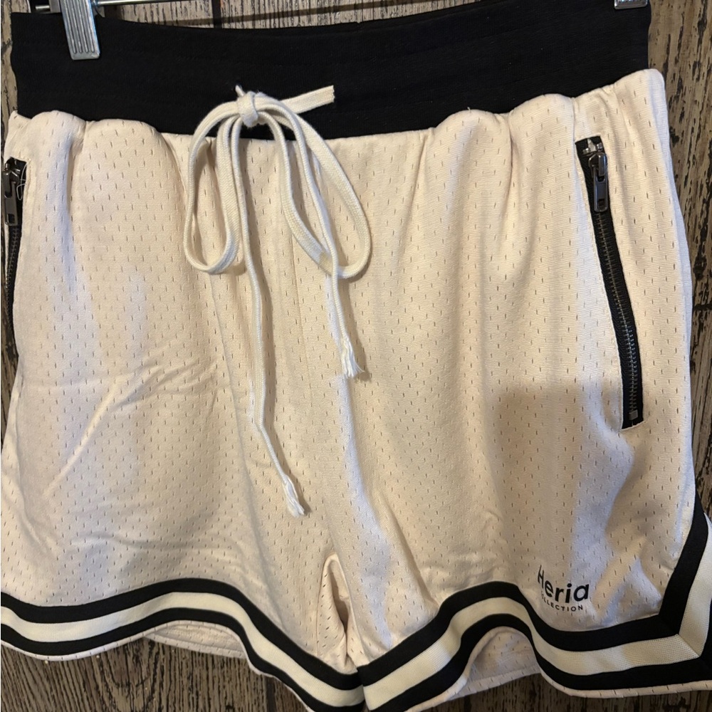 Heria Cream Shorts with Black Accents